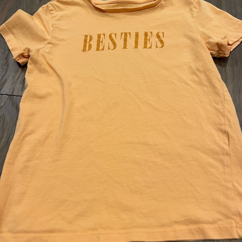 COTTONON Kids Size 8
Besties T Shirt